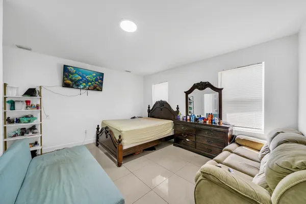 $650,000 | 16010 Northeast 5th Avenue, Miami, FL 33162