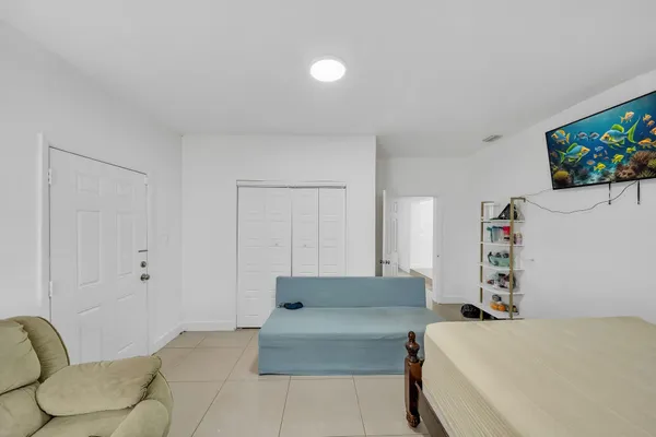 $650,000 | 16010 Northeast 5th Avenue, Miami, FL 33162