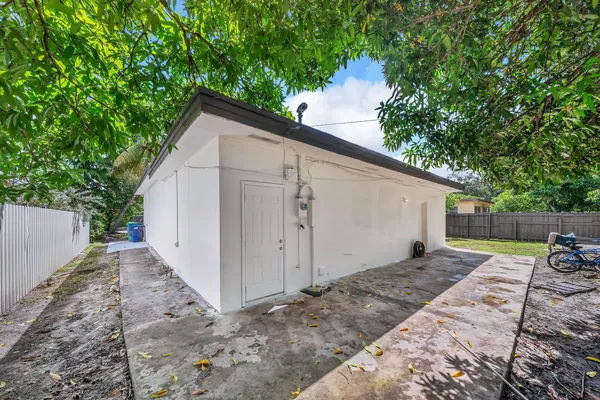 $650,000 | 16010 Northeast 5th Avenue, Miami, FL 33162