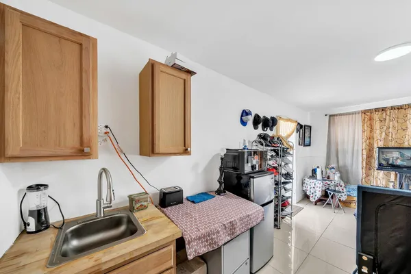 $650,000 | 16010 Northeast 5th Avenue, Miami, FL 33162
