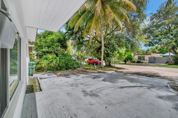 $650,000 | 16010 Northeast 5th Avenue, Miami, FL 33162