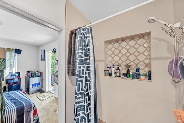 $650,000 | 16010 Northeast 5th Avenue, Miami, FL 33162
