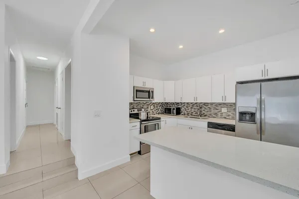 $650,000 | 16010 Northeast 5th Avenue, Miami, FL 33162