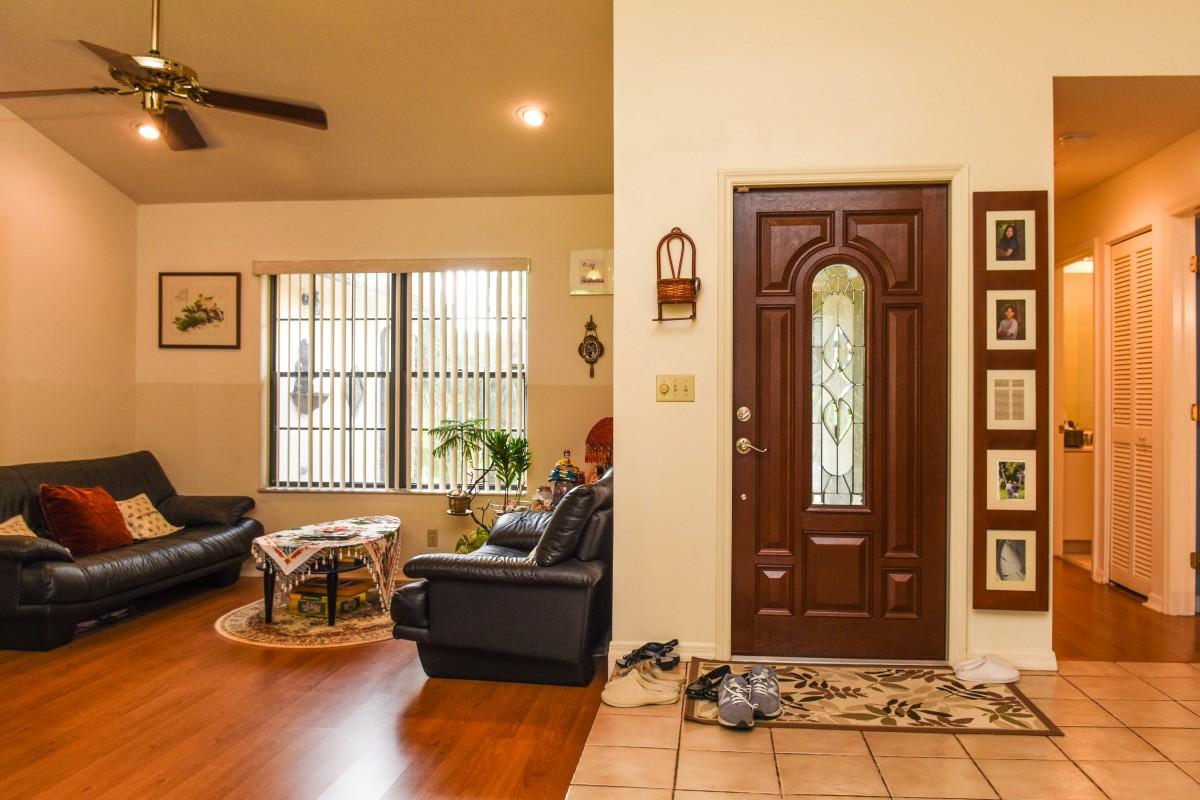 10161 182nd Lane South Boca Raton, FL 33498 - Photo 23 of 31 Kim Entry