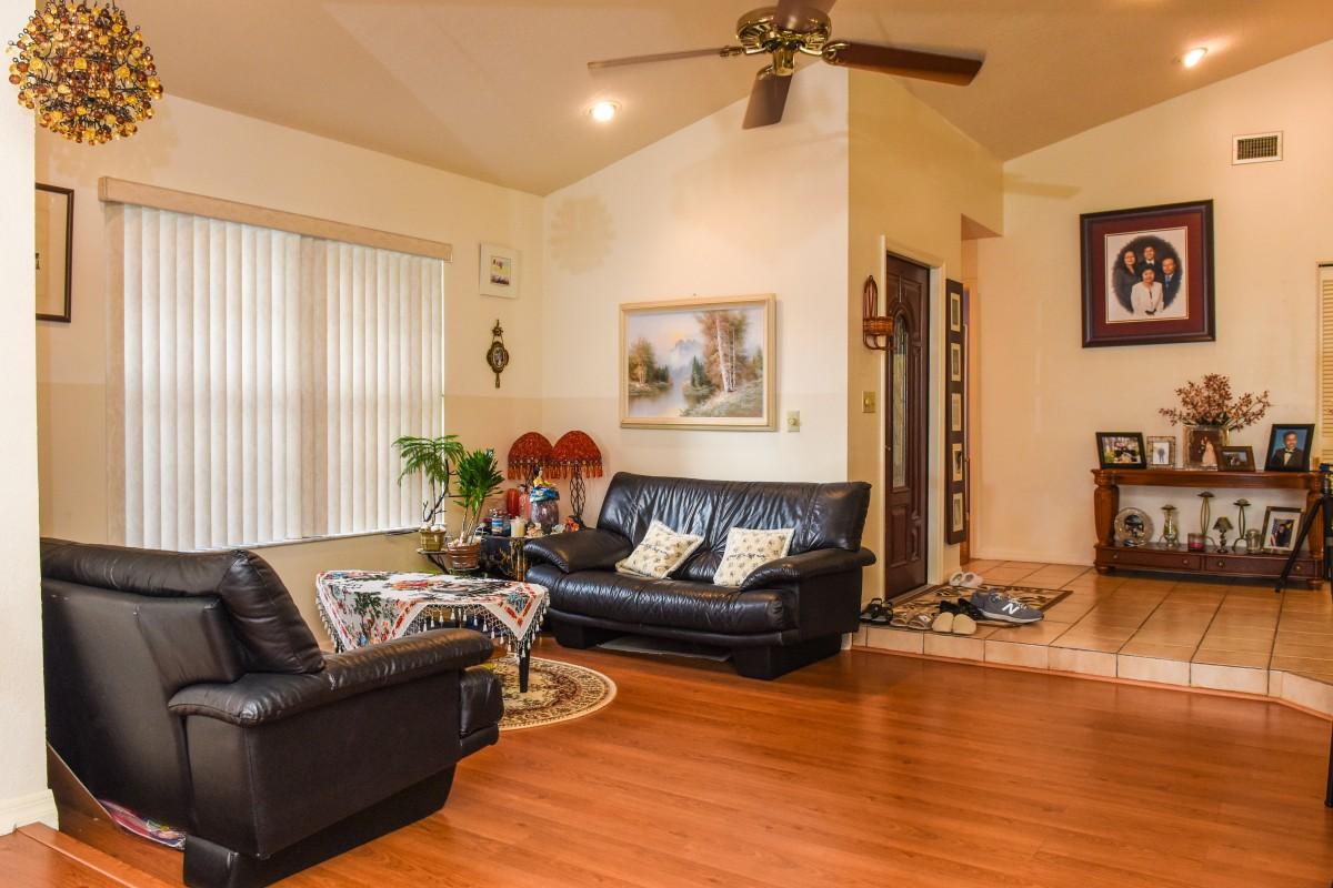10161 182nd Lane South Boca Raton, FL 33498 - Photo 4 of 31 Kim Living Room