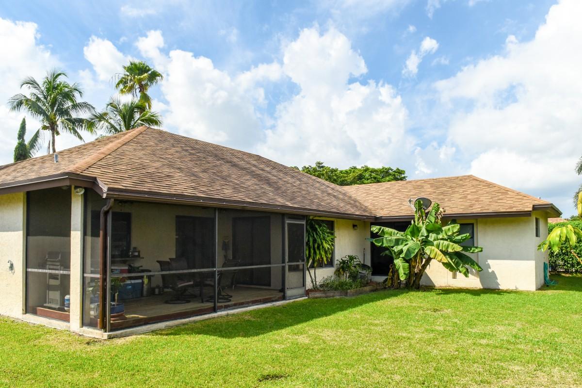 10161 182nd Lane South Boca Raton, FL 33498 - Photo 9 of 31 Kim Backyard 3