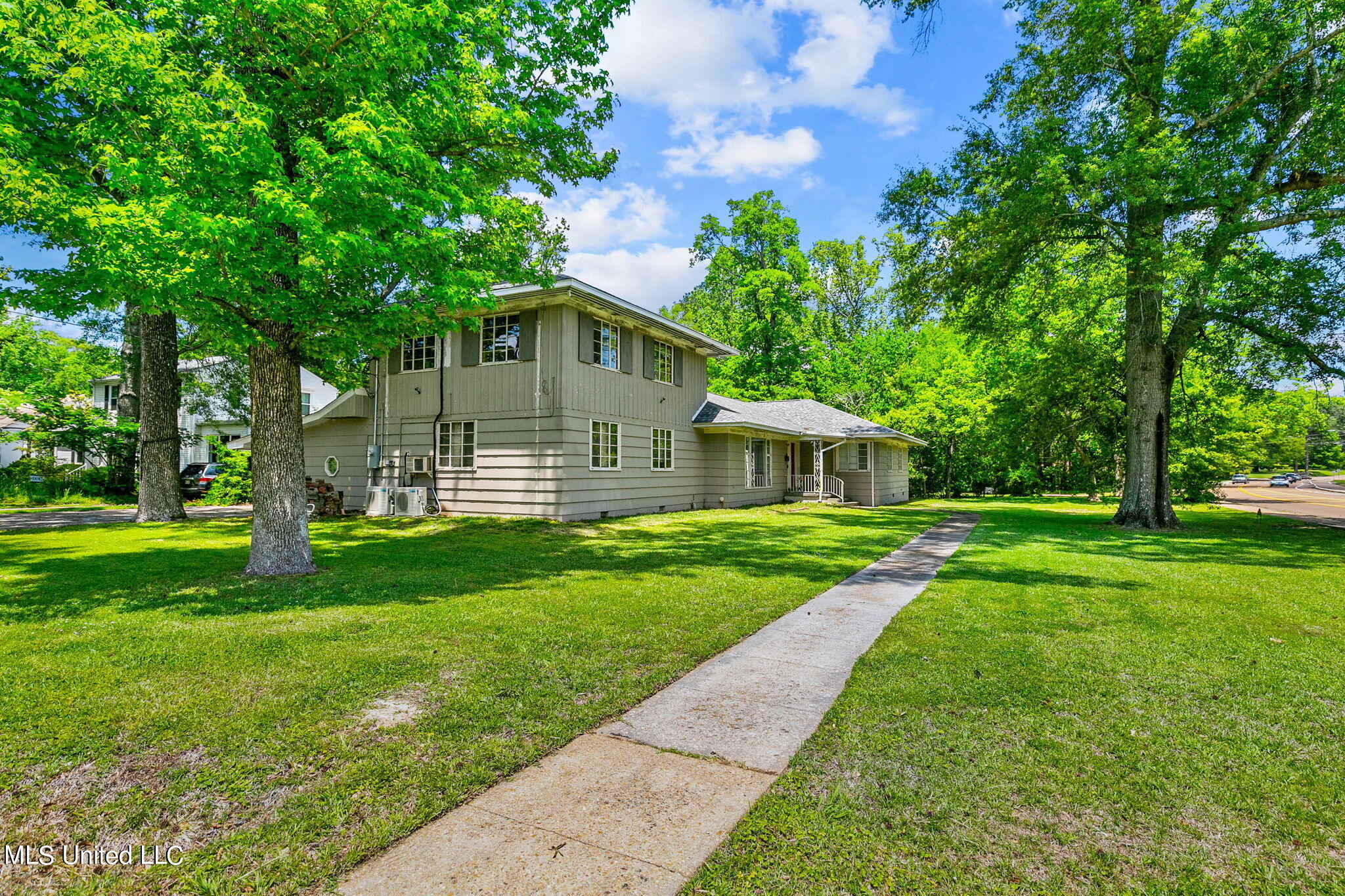 3711 Old Canton Road Jackson, MS 39206 - Photo 4 of 44 4-web-or-mls-3711 Old Canton-4