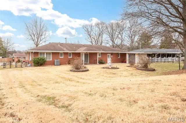 $249,900 | 805 Carl Street, Collinsville, IL 62234