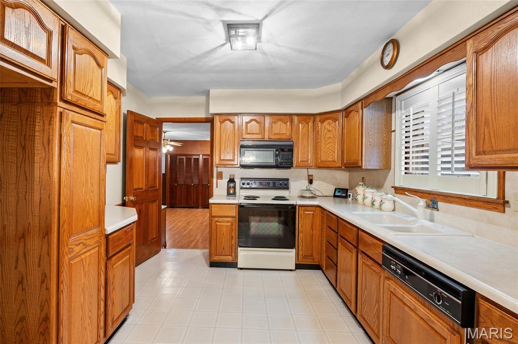 805 Carl Street Collinsville, IL 62234 - Photo 6 of 35