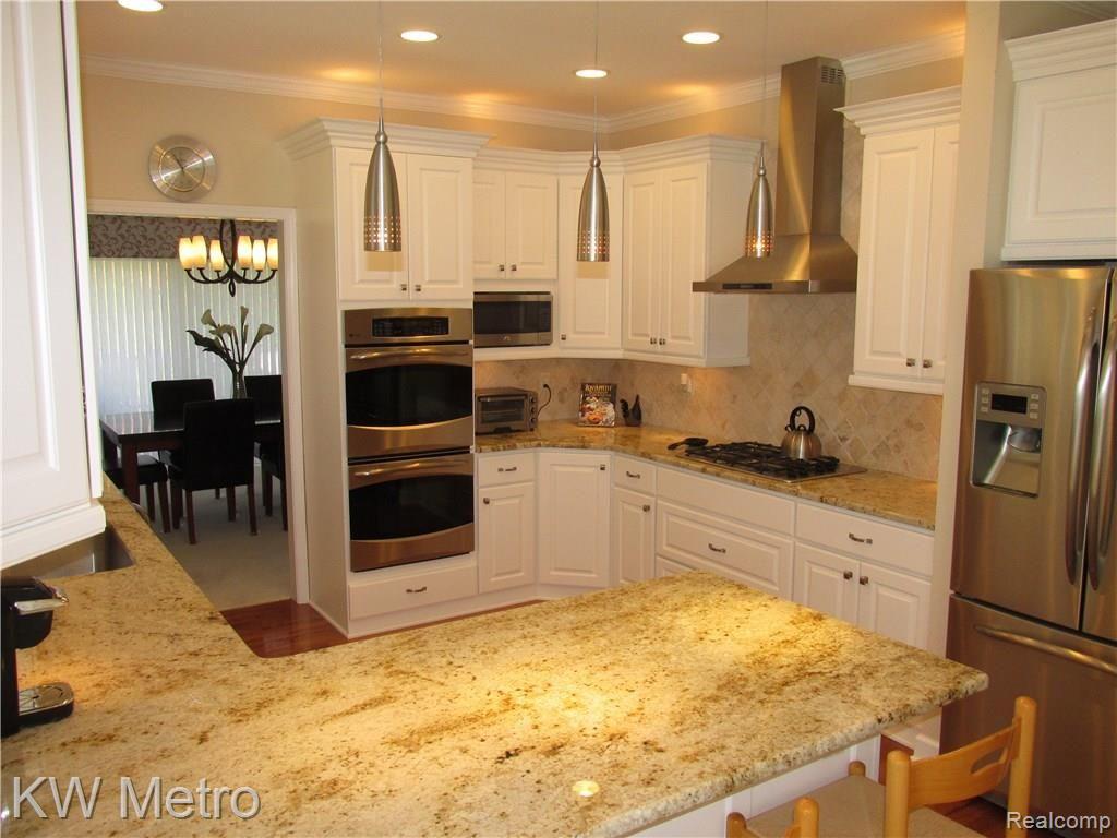1104 Loncar Drive Rochester, MI 48307 - Photo 4 of 46 Kitchen3.JPG