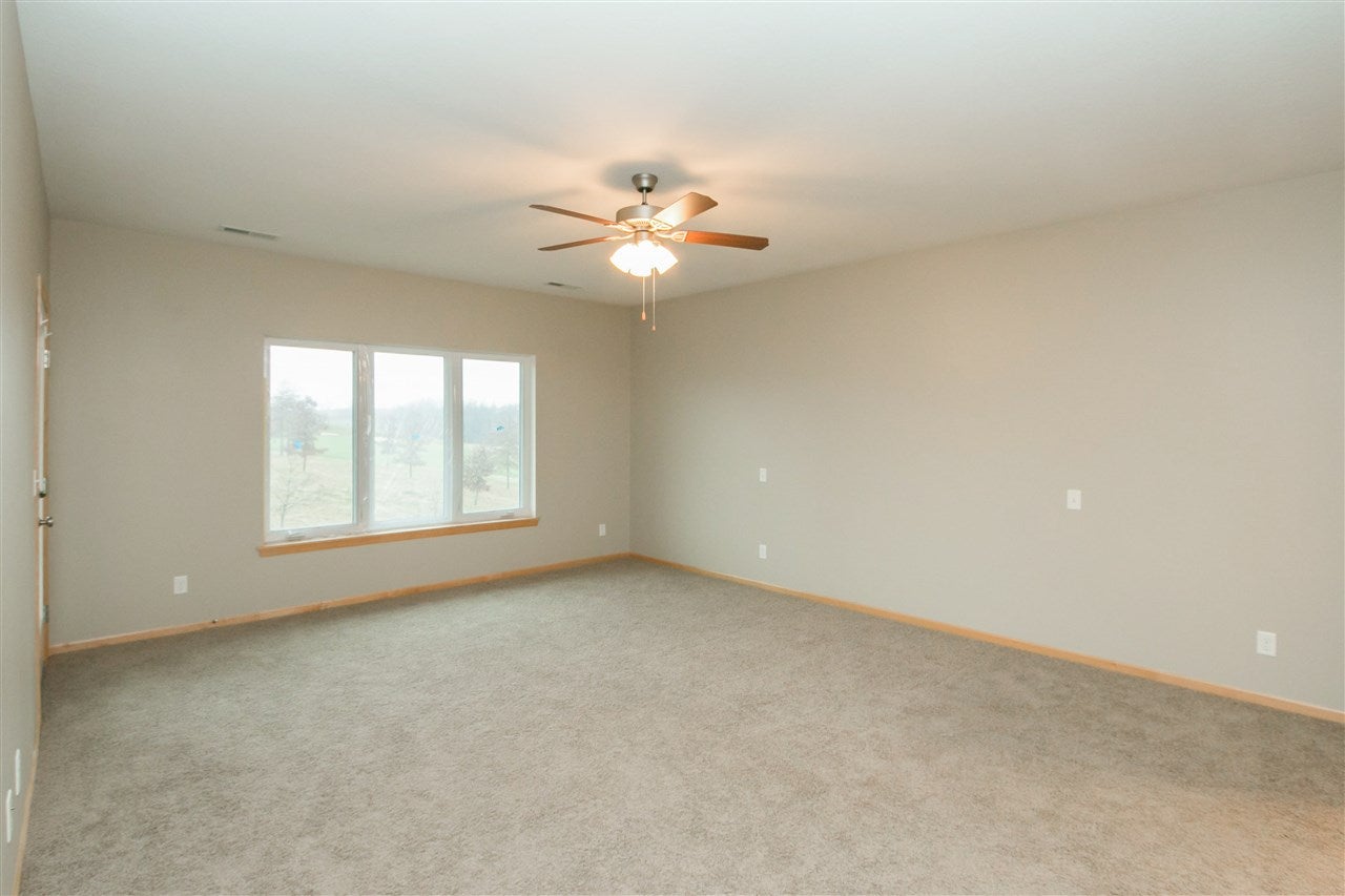 1092 Walnut Avenue, Unit 320 Riverside, IA 52327 - Photo 6 of 15 Gallery Image 6