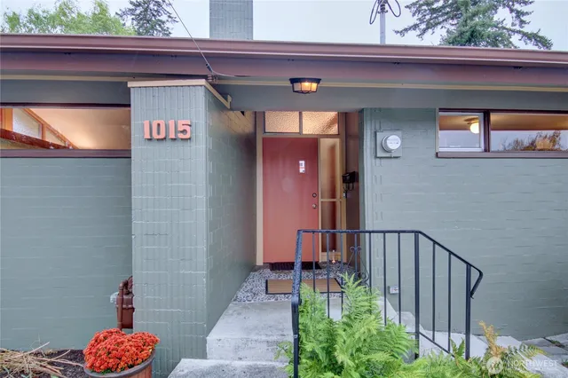 $679,000 | 1015 South 9th Street, Mount Vernon, WA 98274