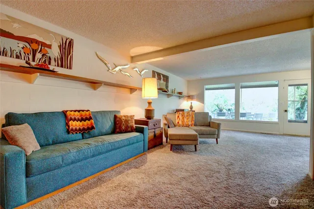 $679,000 | 1015 South 9th Street, Mount Vernon, WA 98274