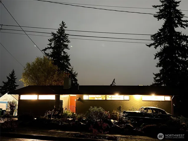 $679,000 | 1015 South 9th Street, Mount Vernon, WA 98274