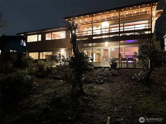 $679,000 | 1015 South 9th Street, Mount Vernon, WA 98274