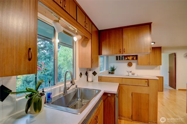 $679,000 | 1015 South 9th Street, Mount Vernon, WA 98274