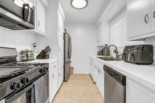 $3,640,000 | 6640 Darby Avenue, Reseda, CA 91335