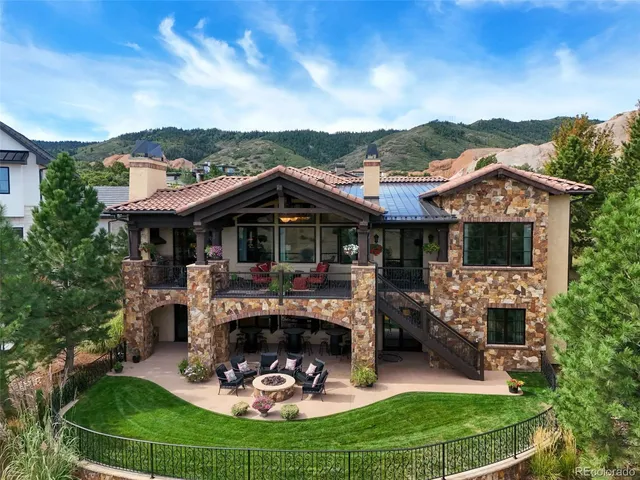 a outdoor view with a sitting space