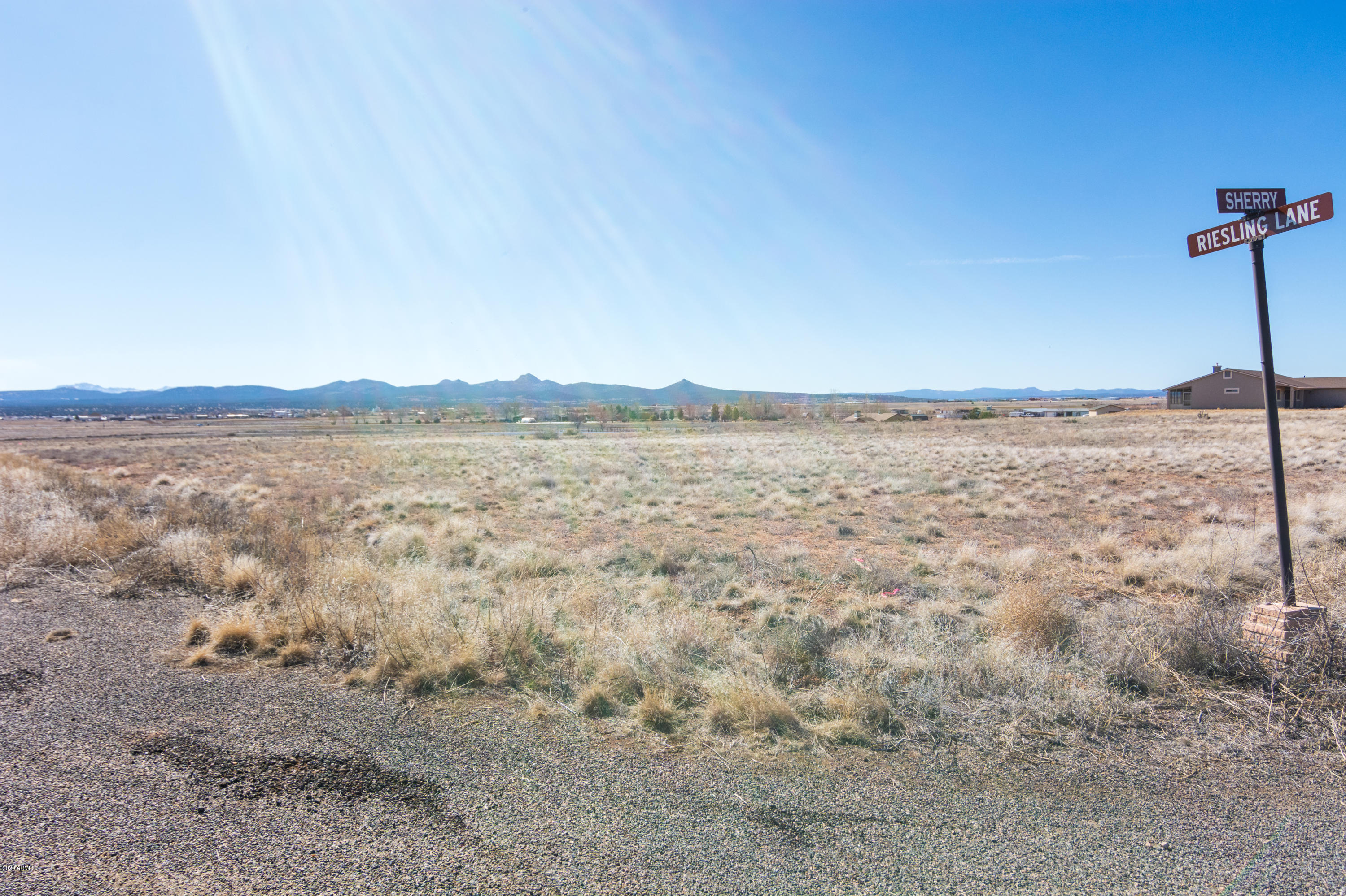 2340 Big Chino Road, Unit B Paulden, AZ 86334 - Photo 3 of 6 DSC_5367