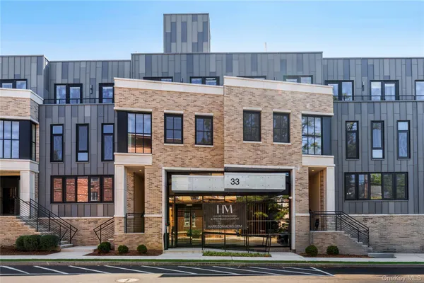 $7,450 | 33 Calvert Street, Unit TH#2, Harrison, NY 10528