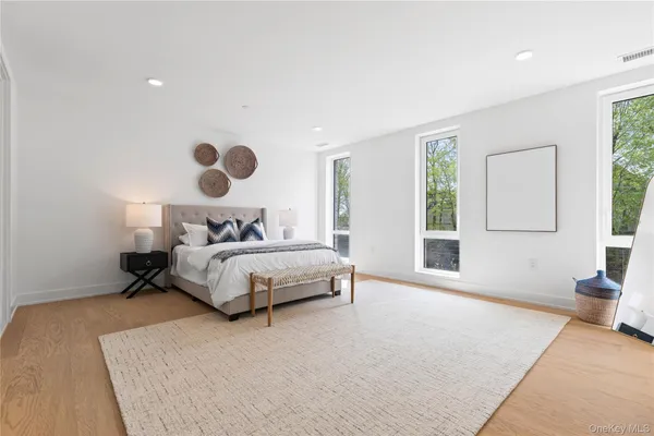 $7,450 | 33 Calvert Street, Unit TH#2, Harrison, NY 10528