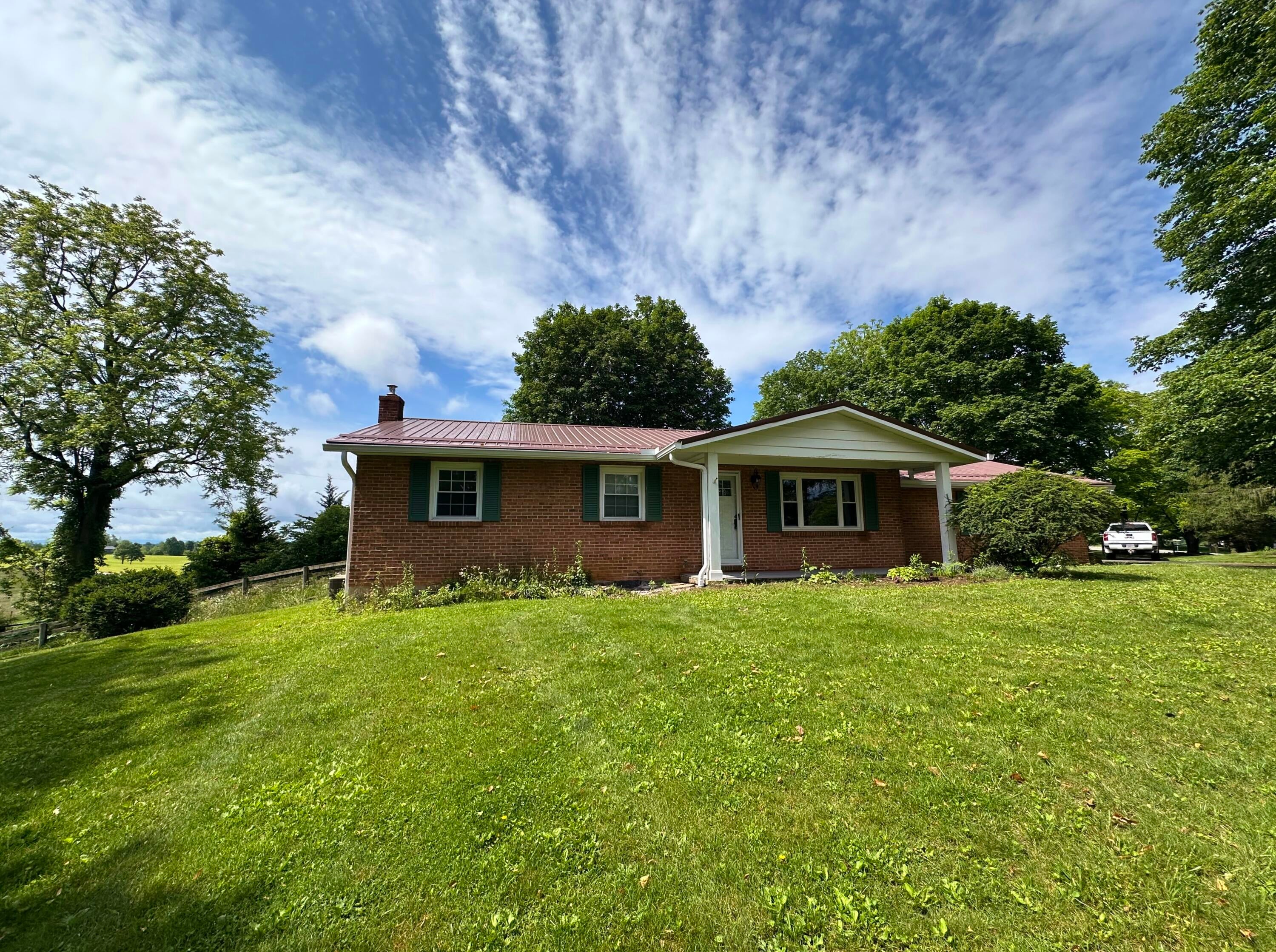 2222 Davis Stuart Road Lewisburg, WV 24901 - Photo 2 of 68 Gallery Image 2