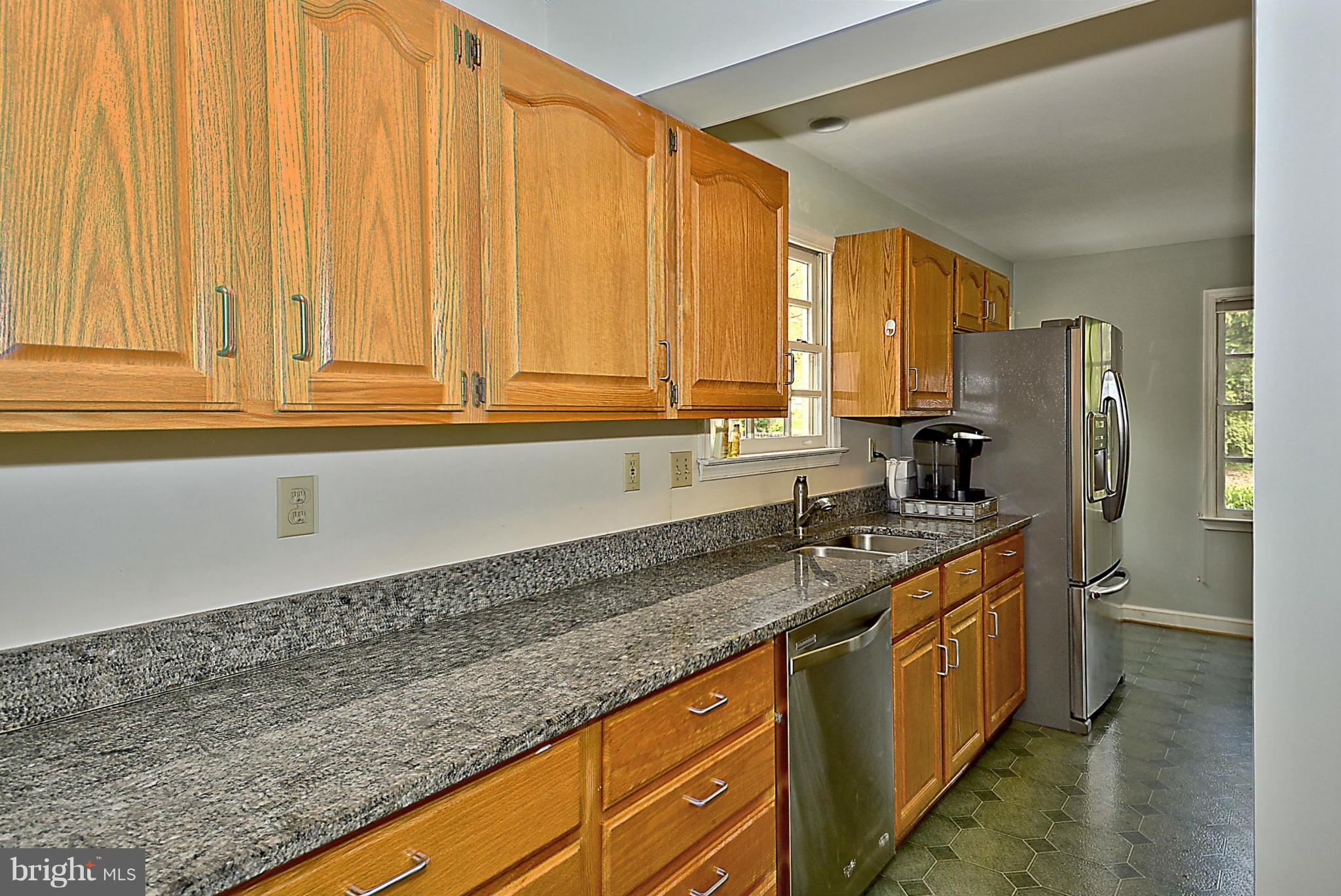 100 Hutton Street Gaithersburg, MD 20877 - Photo 14 of 30 Kitchen
