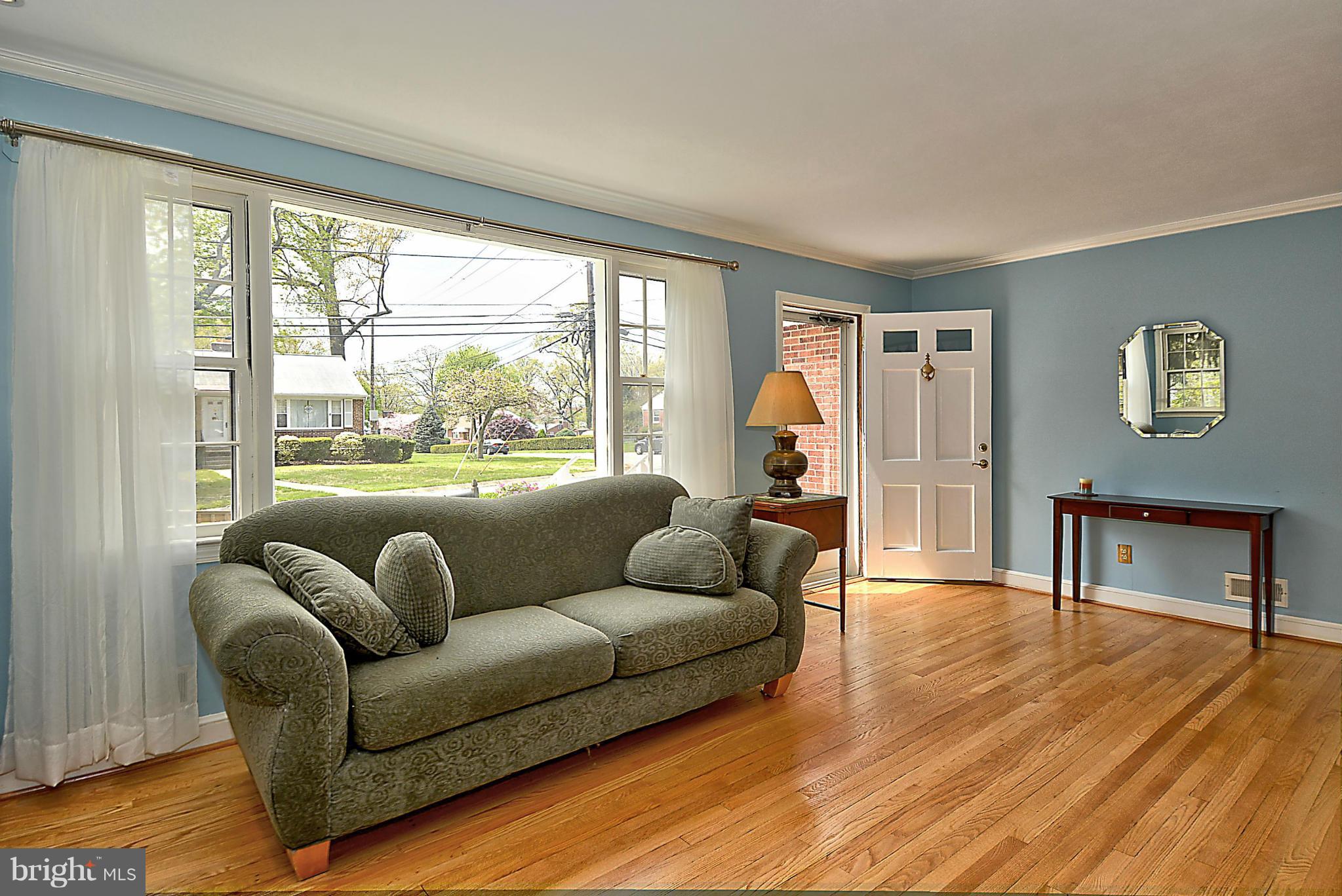 100 Hutton Street Gaithersburg, MD 20877 - Photo 17 of 30 Family Room