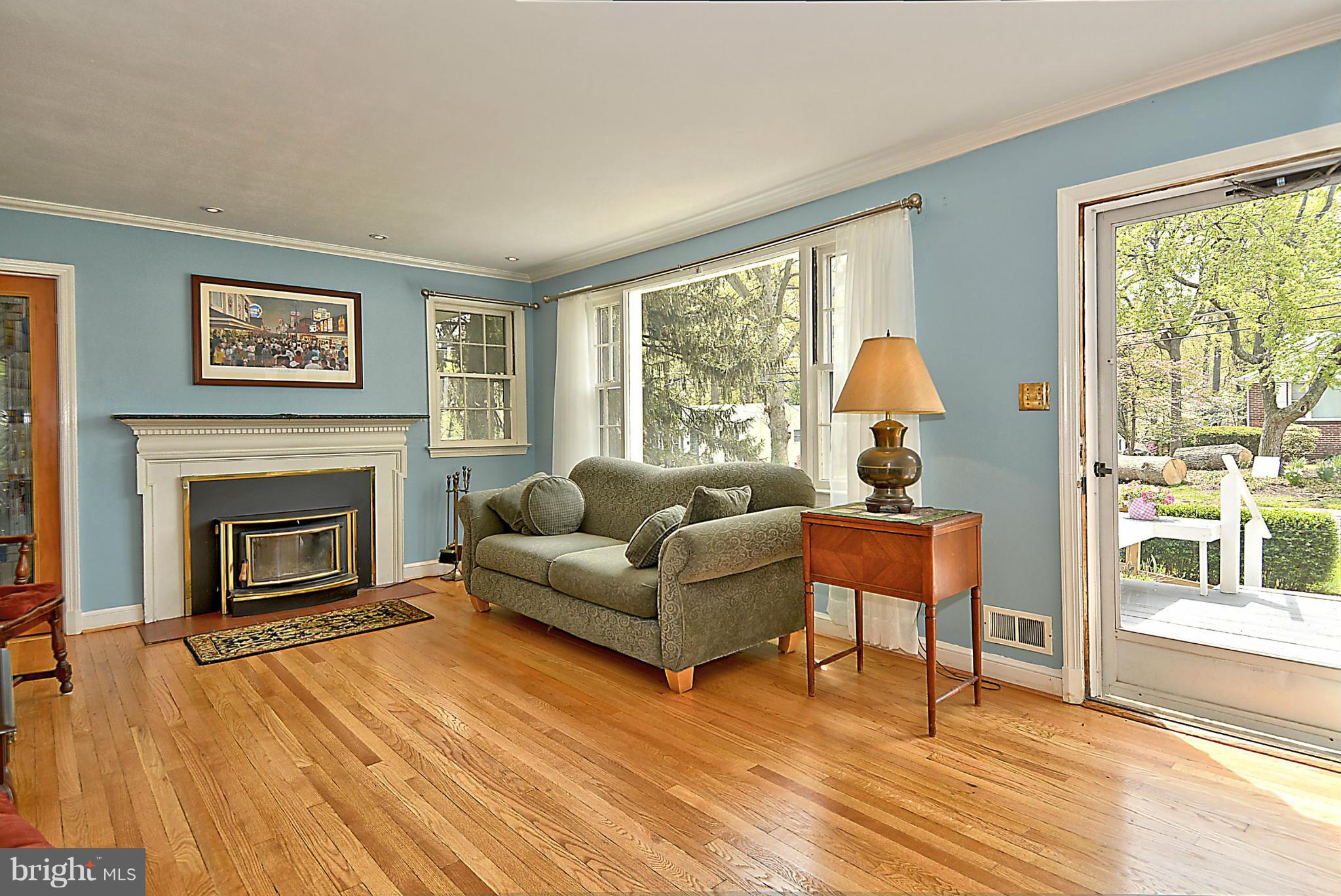 100 Hutton Street Gaithersburg, MD 20877 - Photo 7 of 30 Family Room