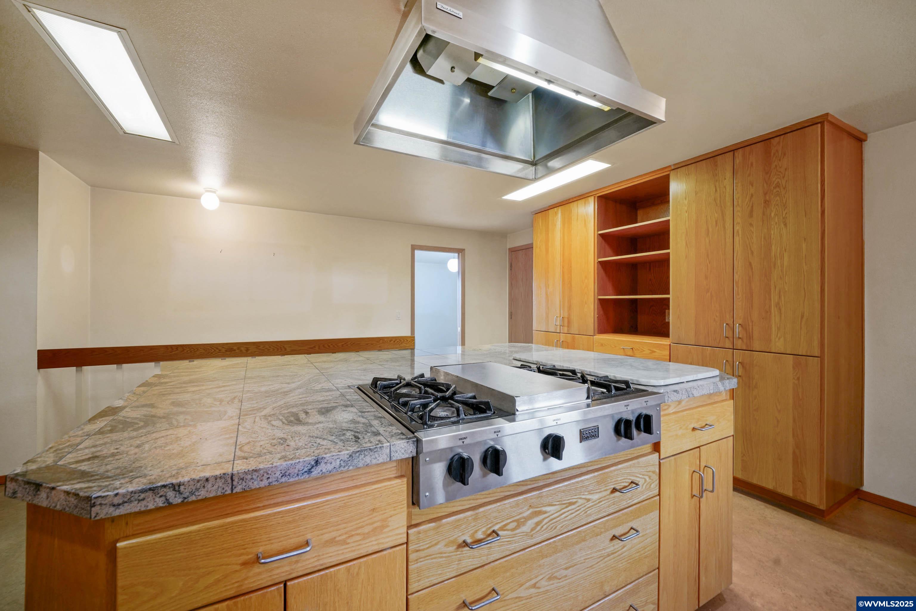 1320 Northwest Gibson Hill Road Albany, OR 97321 - Photo 15 of 49 Gallery Image 15