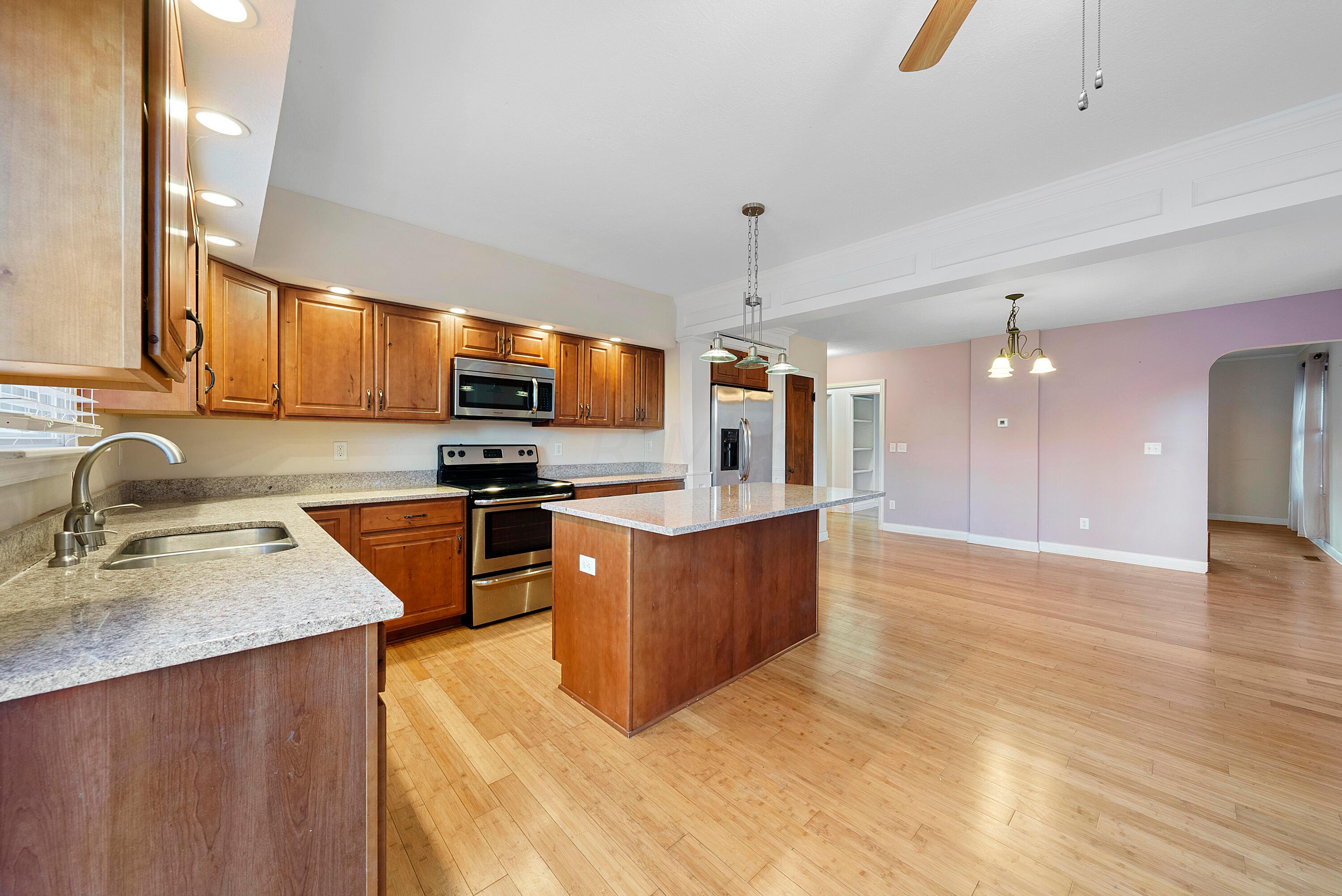 1420 Meadow Road Columbus, OH 43212 - Photo 12 of 32 DSC03848
