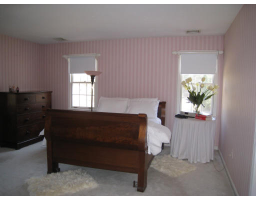 221 Robinson Road Boxborough, MA 01719 - Photo 11 of 27