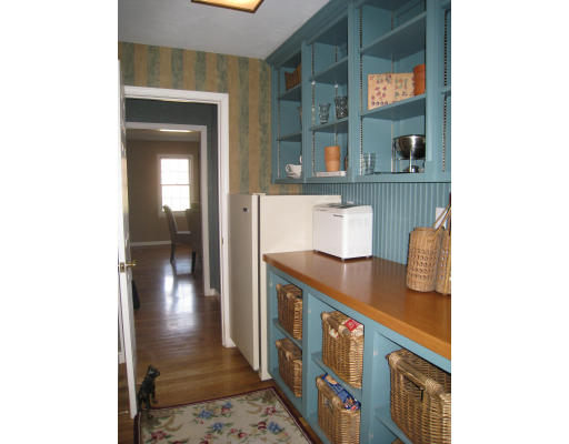 221 Robinson Road Boxborough, MA 01719 - Photo 5 of 27