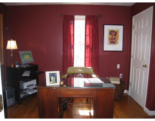 221 Robinson Road Boxborough, MA 01719 - Photo 8 of 27