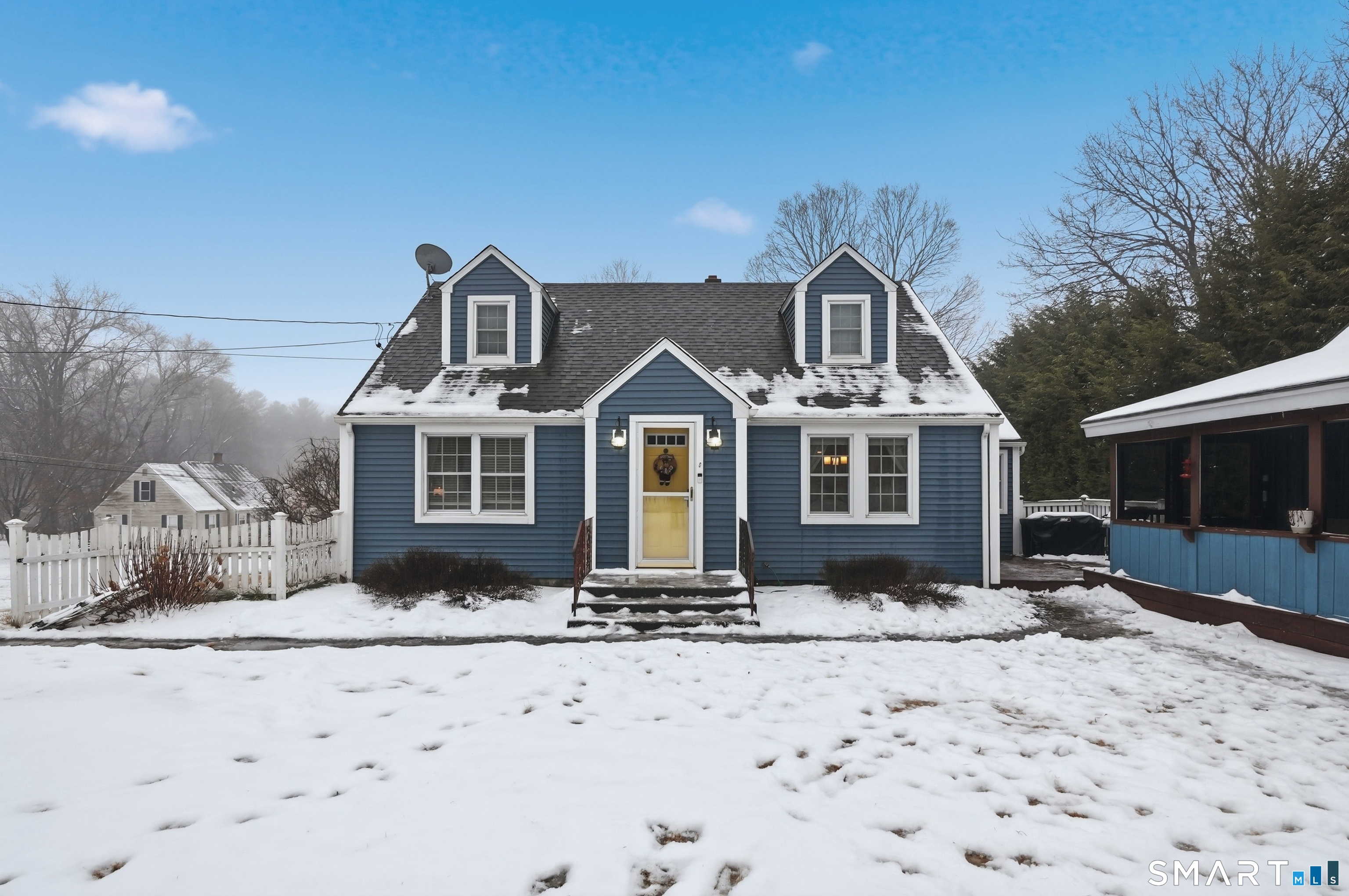 668 Quinebaug Road Thompson, CT 06262 - Photo 2 of 40