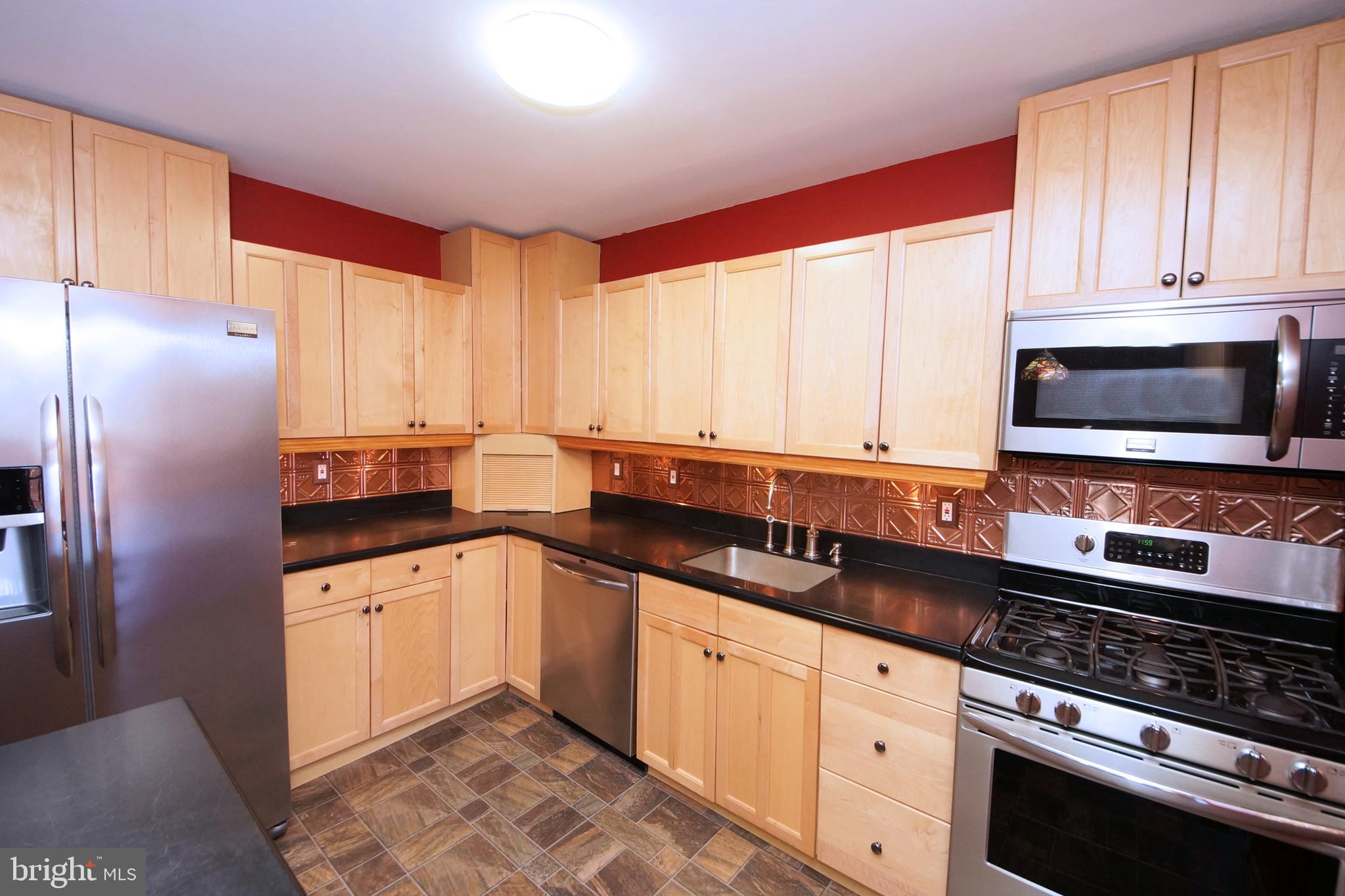 844 Jamestown Road East Windsor, NJ 08520 - Photo 16 of 49 Gallery Image 16