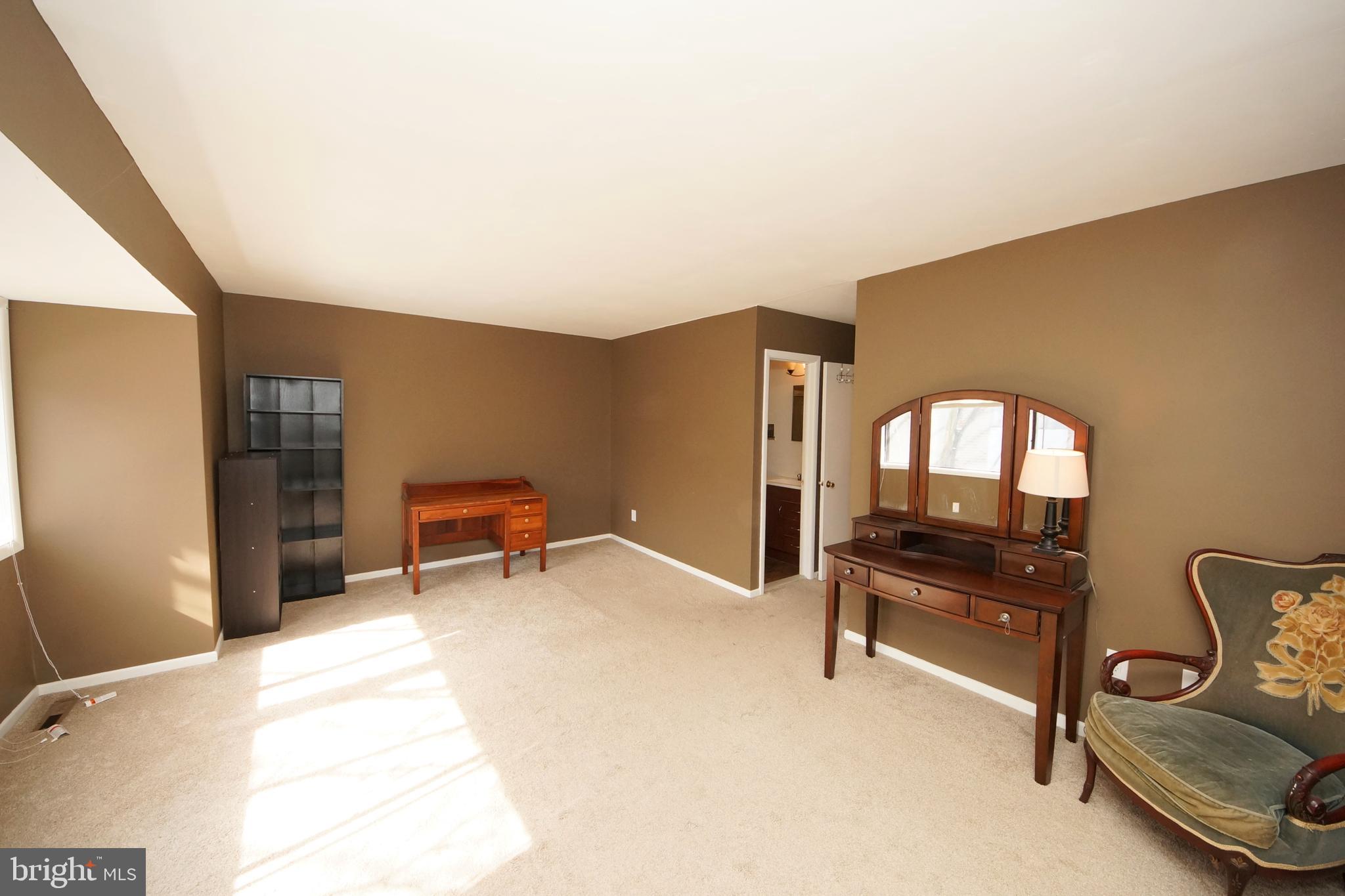 844 Jamestown Road East Windsor, NJ 08520 - Photo 29 of 49 Gallery Image 29