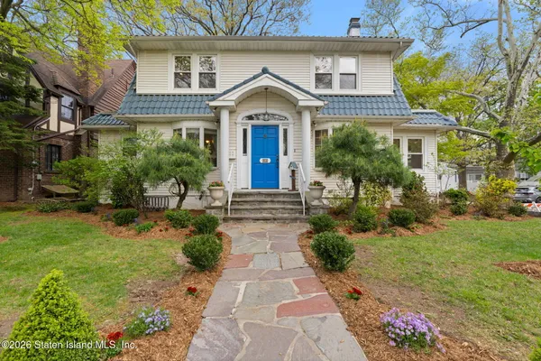 $1,099,999 | 94 Hart Boulevard | Randall Manor