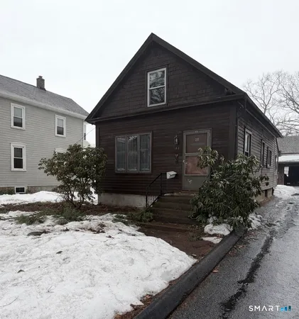 $2,000 | 43 Bigelow Street, Manchester, CT 06040