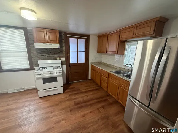 $2,000 | 43 Bigelow Street, Manchester, CT 06040