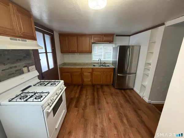 $2,000 | 43 Bigelow Street, Manchester, CT 06040