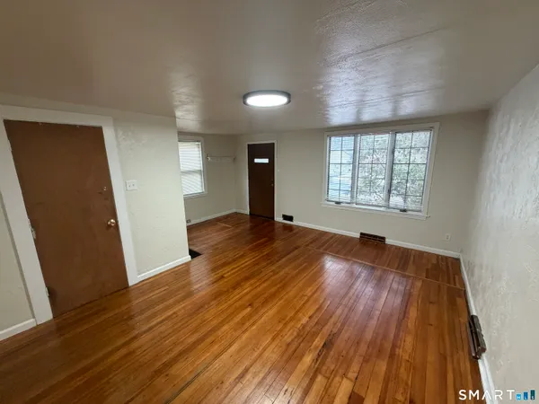 $2,000 | 43 Bigelow Street, Manchester, CT 06040