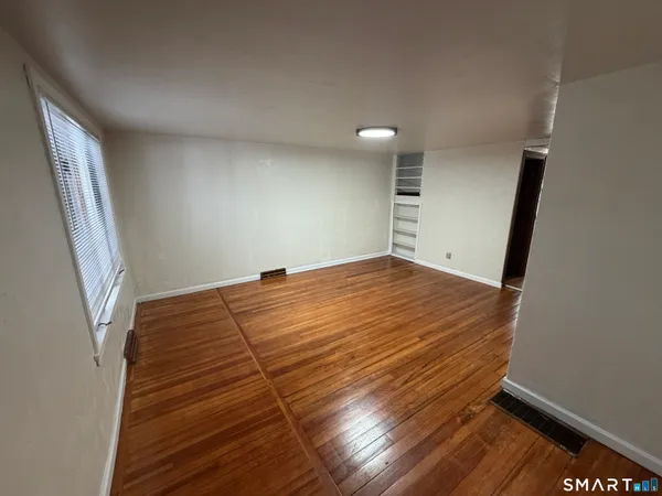 $2,000 | 43 Bigelow Street, Manchester, CT 06040