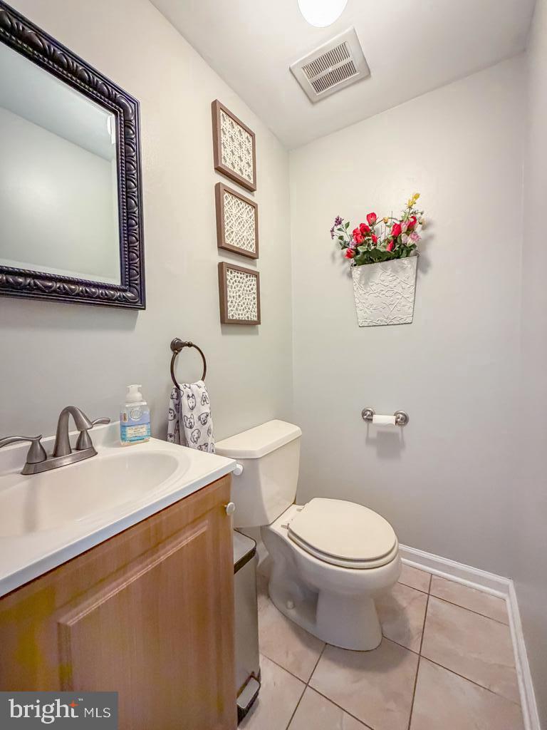 21 Rotterdam Road North Holland, PA 18966 - Photo 9 of 58 Updated Powder Room on Main Level