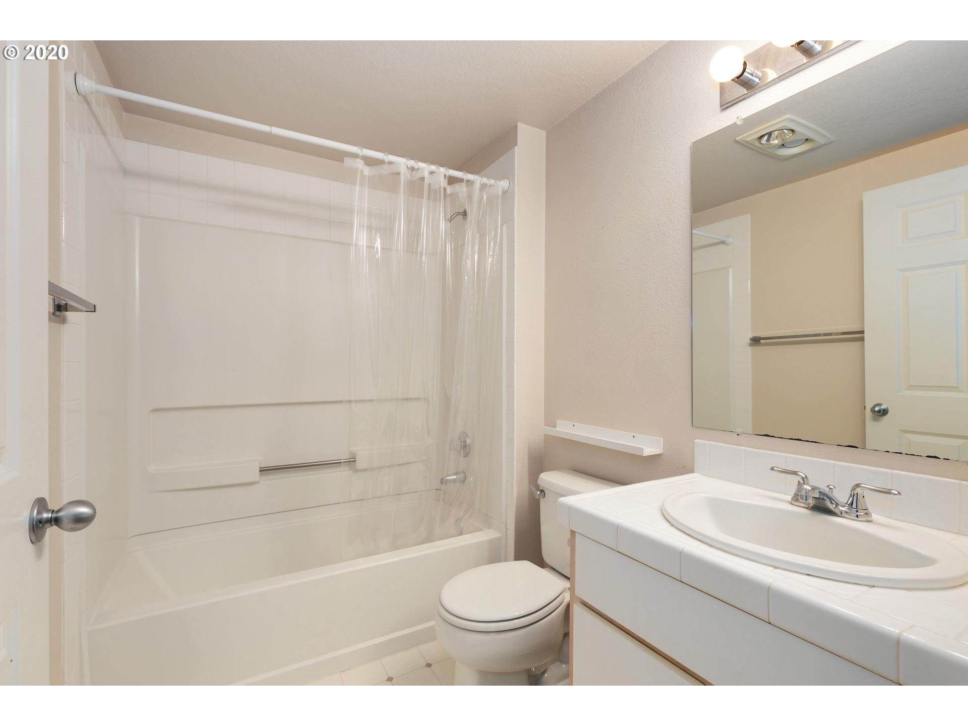 5225 Jean Road, Unit 506 Lake Oswego, OR 97035 - Photo 17 of 25