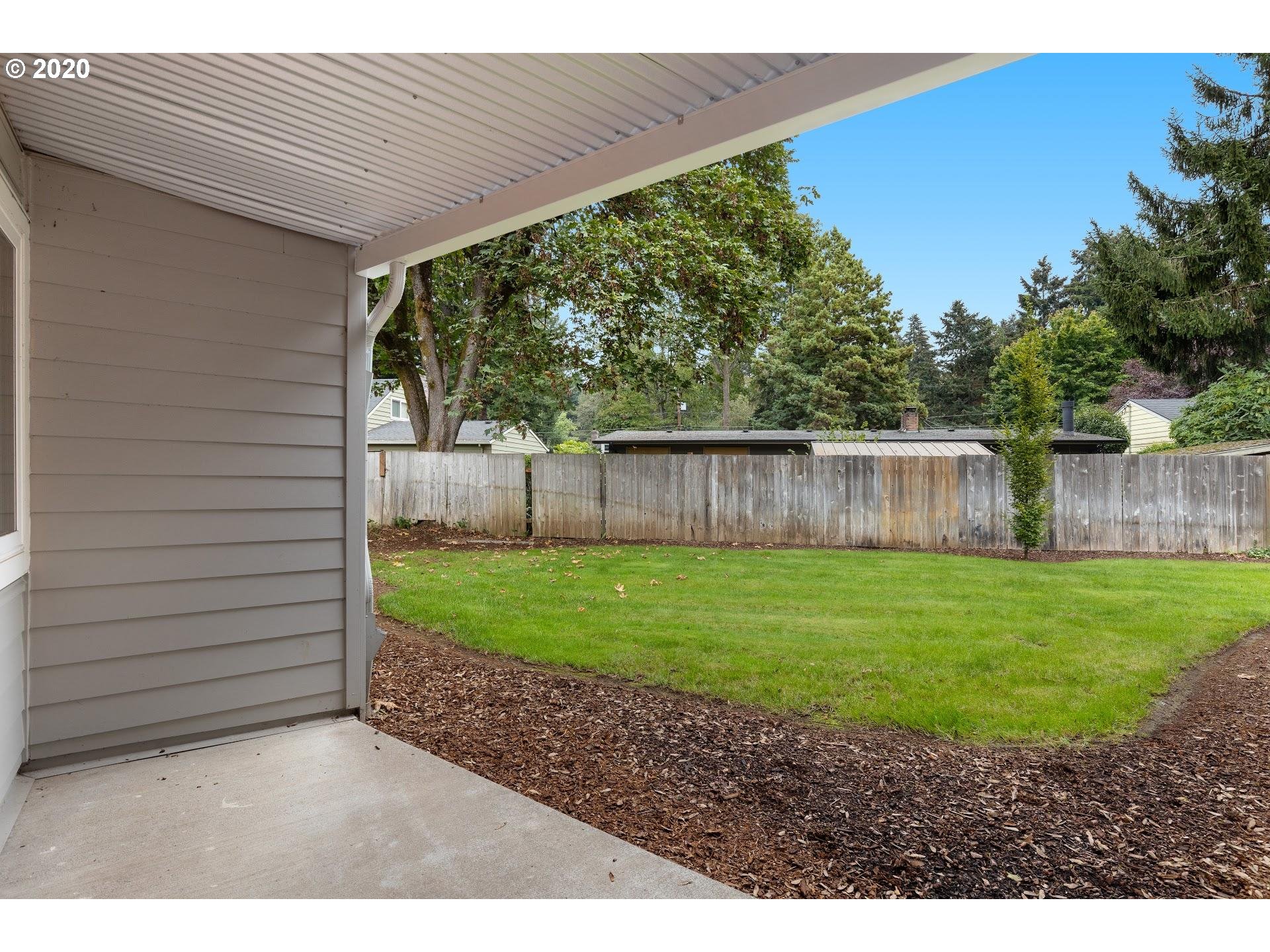 5225 Jean Road, Unit 506 Lake Oswego, OR 97035 - Photo 20 of 25