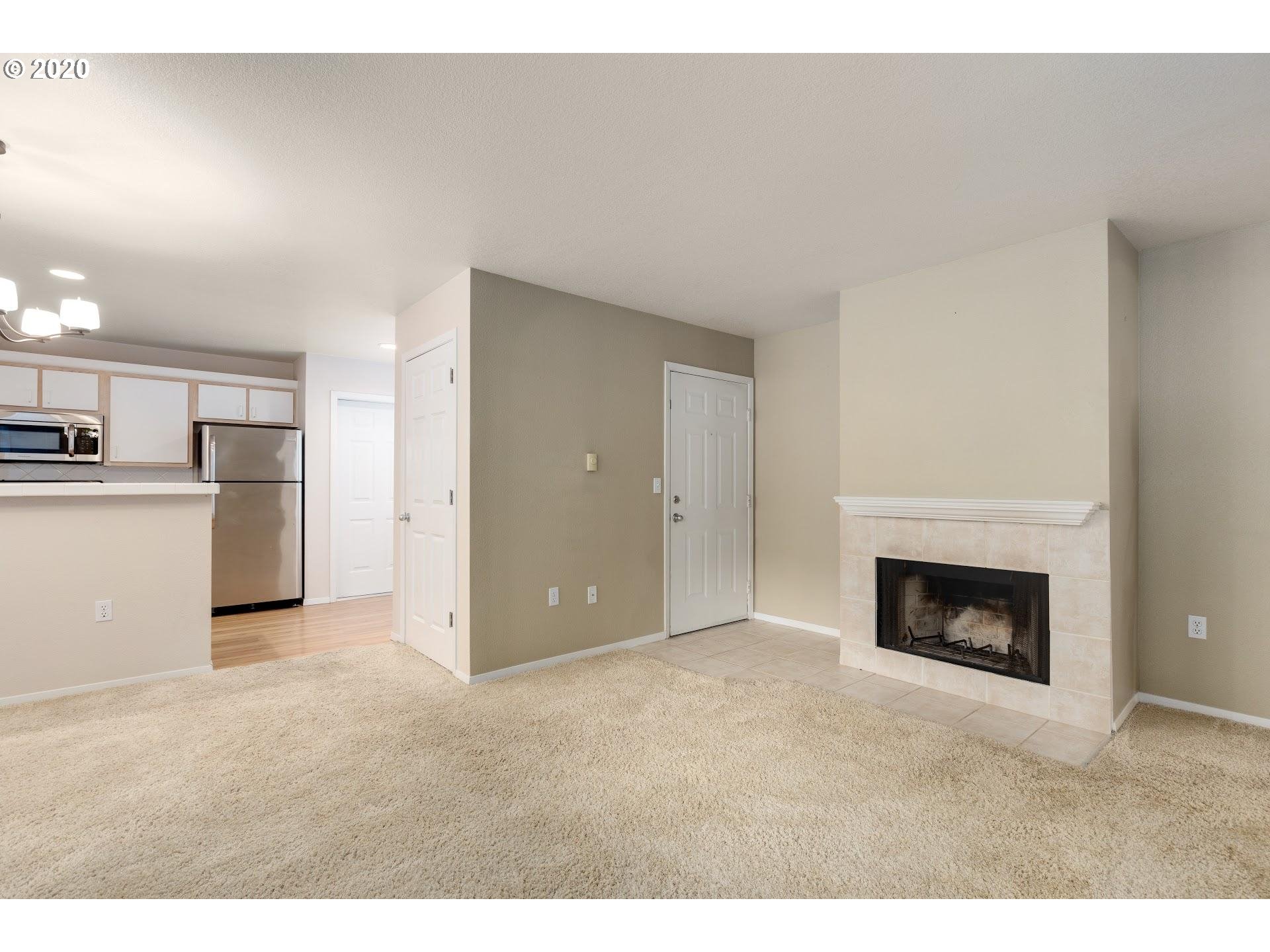 5225 Jean Road, Unit 506 Lake Oswego, OR 97035 - Photo 3 of 25
