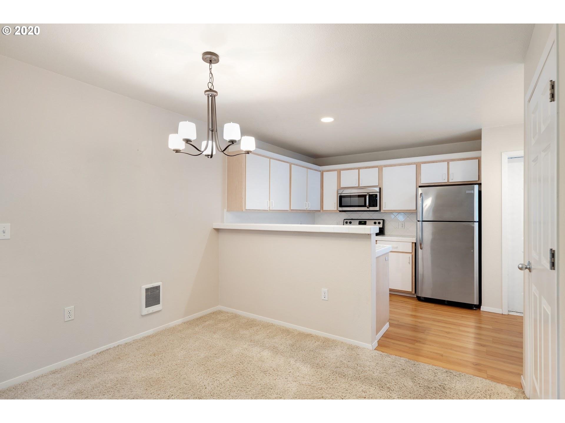 5225 Jean Road, Unit 506 Lake Oswego, OR 97035 - Photo 7 of 25