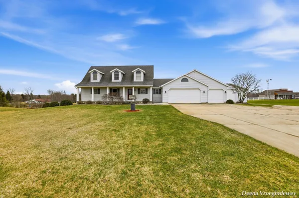 $699,000 | 914 Jackson Street Southwest, Grandville, MI 49418