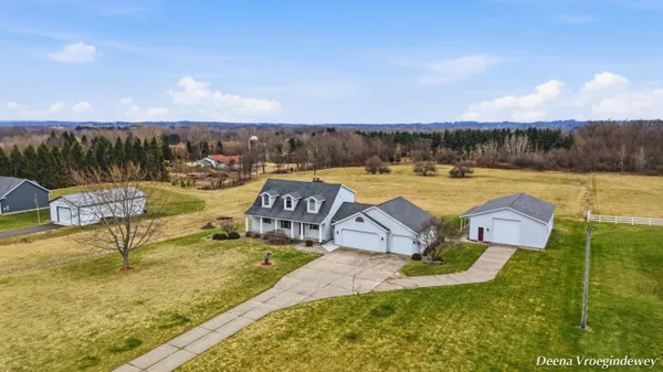 $699,000 | 914 Jackson Street Southwest, Grandville, MI 49418